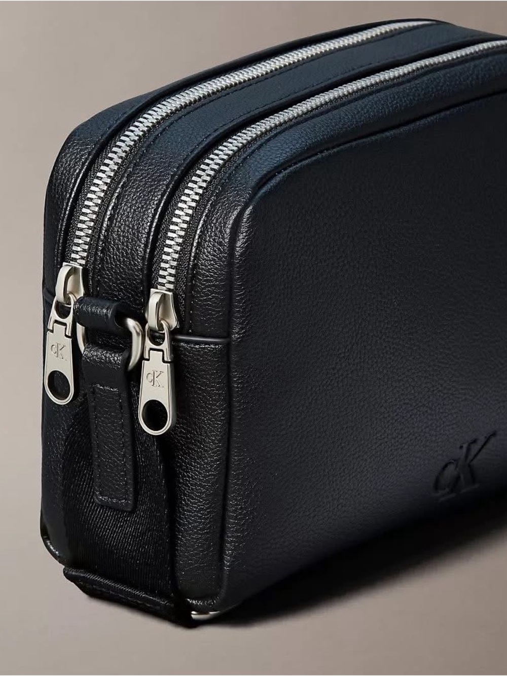 Calvin Klein Crossbody bag| Brand New - Picture 4 of 10